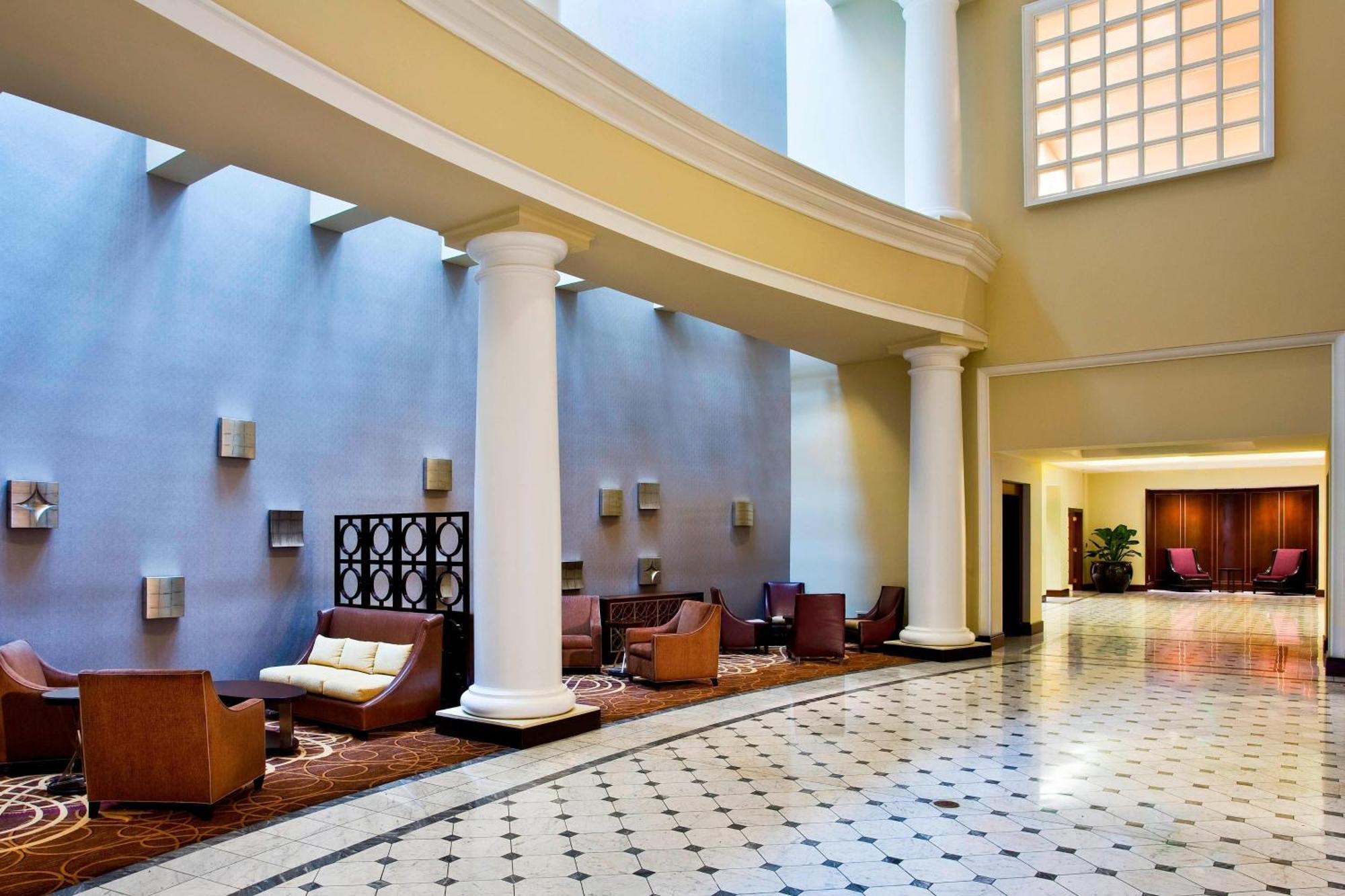 Sheraton At Keystone Crossing